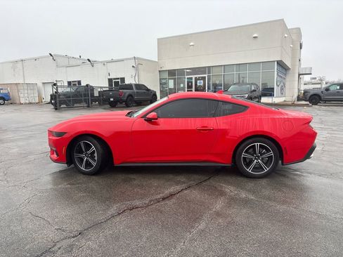 Used 2025 Ford Mustang Coupe RWD image 2