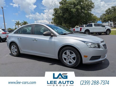 Used 2014 Chevrolet Cruze LS FWD image 1