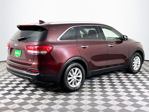 Used 2017 Kia Sorento LX w/ LX Convenience Package image 10