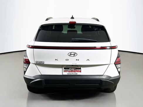 Used 2025 Hyundai Kona SEL FWD image 6
