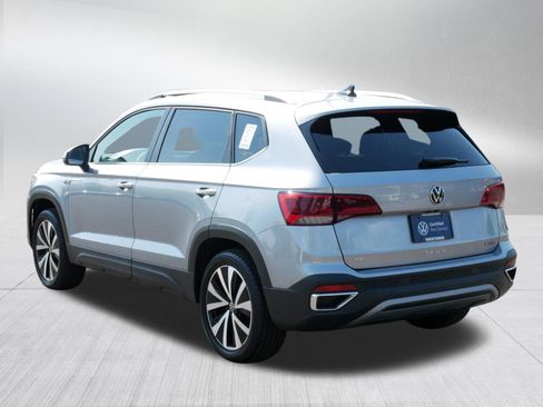 Certified 2022 Volkswagen Taos SE AWD/4WD image 5