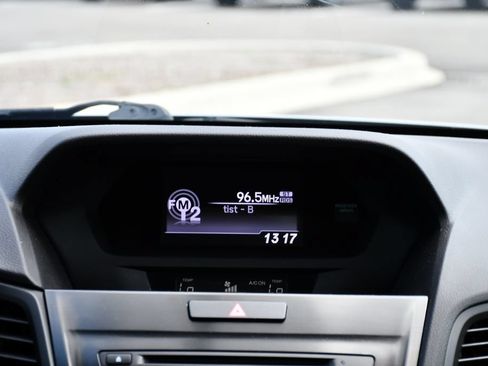 Used 2017 Acura ILX FWD image 33