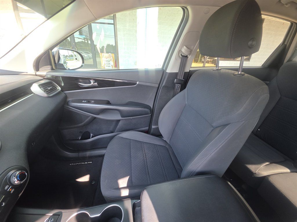 Used 2020 Kia Sorento L FWD image 11