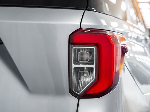 Used 2020 Ford Explorer ST w/ ST Street Pack image 22