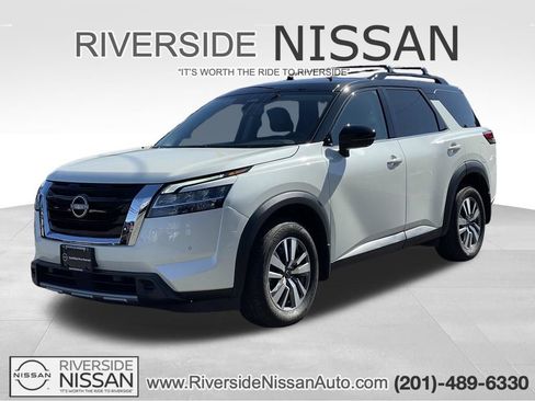 Certified 2023 Nissan Pathfinder SL w/ SL Premium Package AWD/4WD image 1