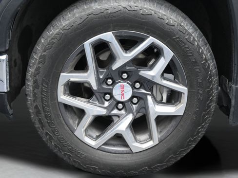 Used 2023 GMC Sierra 1500 SLT AWD/4WD image 10