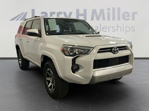 Certified 2024 Toyota 4Runner TRD Off-Road Premium image 5