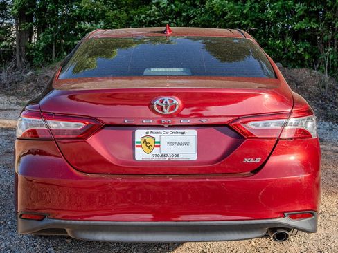 Used 2018 Toyota Camry XLE w/ Audio Package FWD image 4