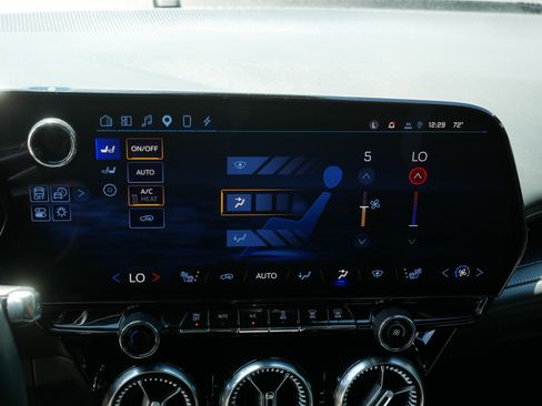 Used 2024 Chevrolet Blazer EV LT AWD/4WD image 23