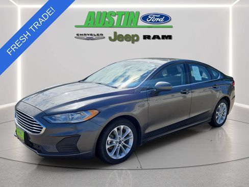 Used 2020 Ford Fusion SE FWD image 1