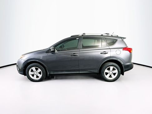 Used 2013 Toyota RAV4 XLE FWD image 4