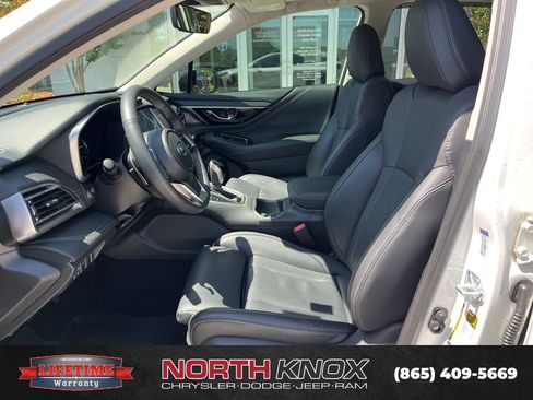 Used 2025 Subaru Outback Limited AWD/4WD image 4