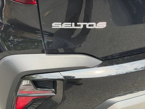 Certified 2024 Kia Seltos EX AWD/4WD image 11