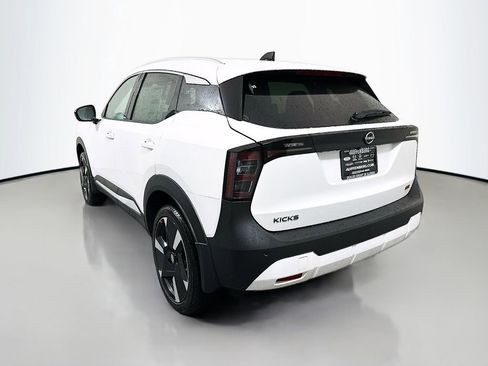 New 2026 Nissan Kicks SR w/ SR Premium Package image 5