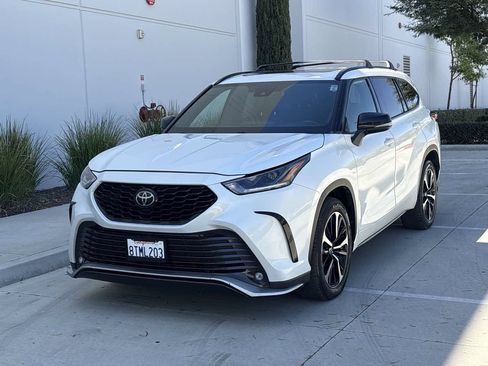 Used 2021 Toyota Highlander XSE AWD/4WD image 7