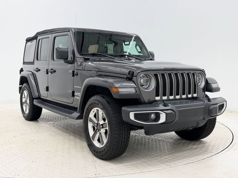 Used 2018 Jeep Wrangler Unlimited Sahara w/ Cold Weather Group AWD/4WD image 7