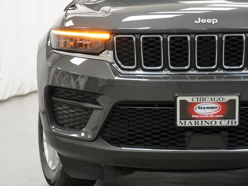 Used 2025 Jeep Grand Cherokee Laredo X AWD/4WD image 7