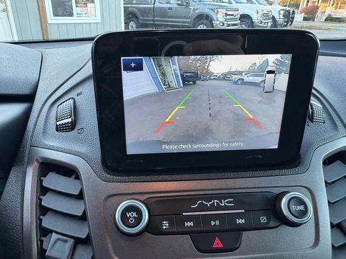 Used 2022 Ford Transit Connect XL FWD image 16