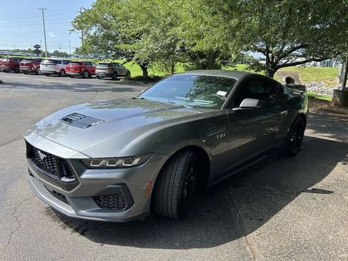 Used 2025 Ford Mustang GT RWD image 5