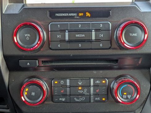 Used 2018 Ford F150 XLT w/ Equipment Group 302A Luxury image 24