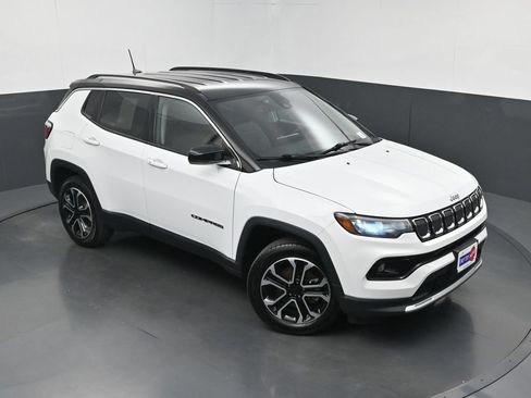 Used 2022 Jeep Compass Limited AWD/4WD image 32