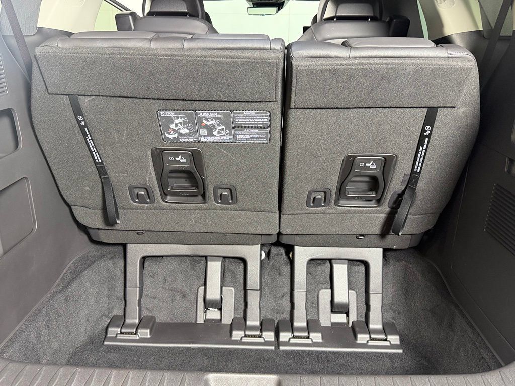 Used 2025 Kia Carnival SX Prestige FWD image 16