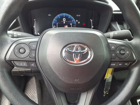 Used 2026 Toyota Corolla LE image 31