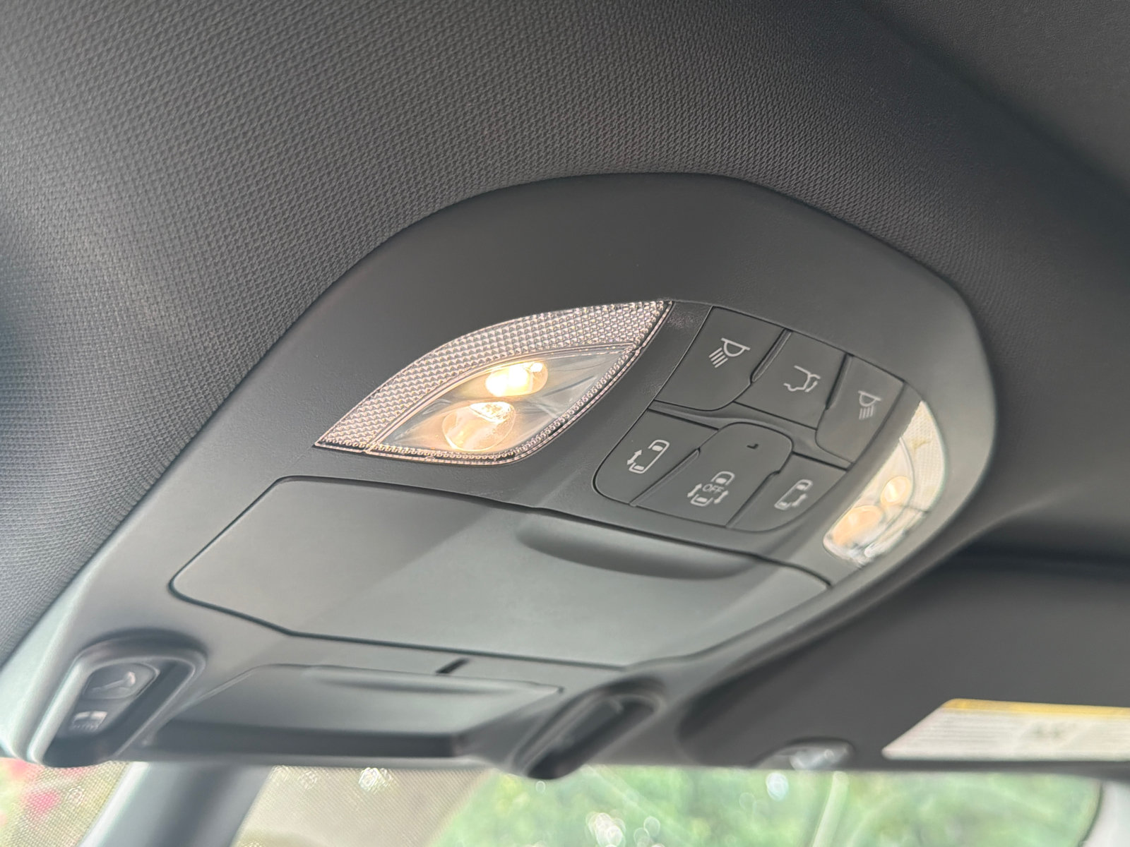 Used 2026 Chrysler Pacifica Limited FWD image 32