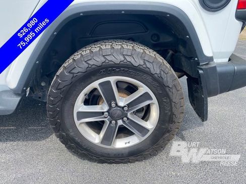 Used 2021 Jeep Wrangler Unlimited Sahara w/ Dual Top Group AWD/4WD image 18