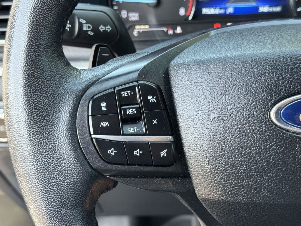 Used 2020 Ford Explorer XLT w/ Equipment Group 202A AWD/4WD image 12