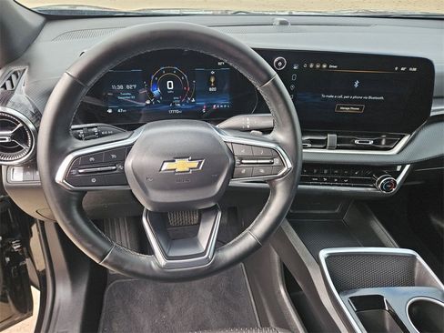 Used 2025 Chevrolet Equinox LT image 16