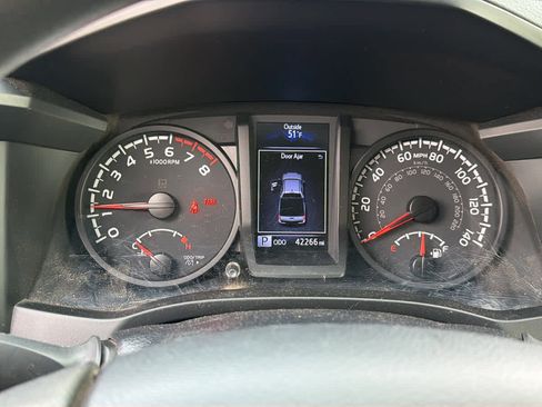 Used 2021 Toyota Tacoma SR image 17