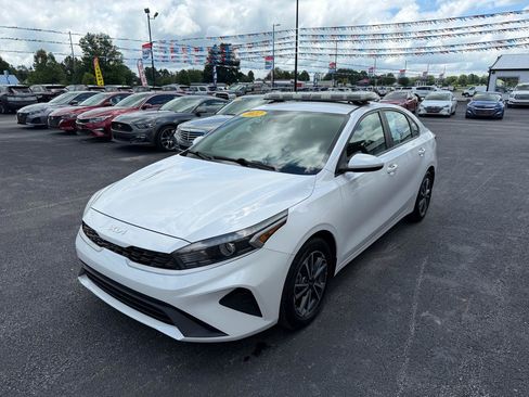 Used 2022 Kia Forte LXS FWD image 8
