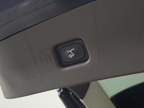 Used 2023 Lincoln Nautilus FWD w/ Premium Package image 8