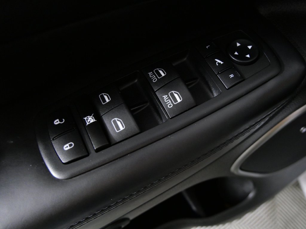 Used 2020 Jeep Grand Cherokee High Altitude AWD/4WD image 13