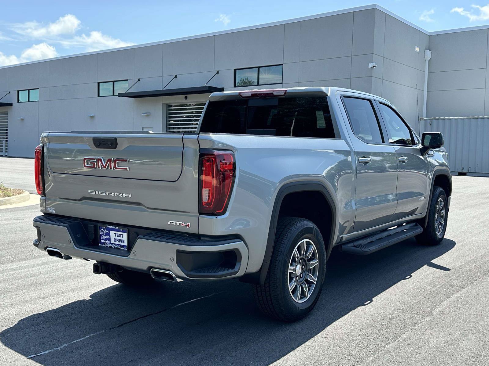 Used 2024 GMC Sierra 1500 AT4 w/ Technology Package AWD/4WD image 26