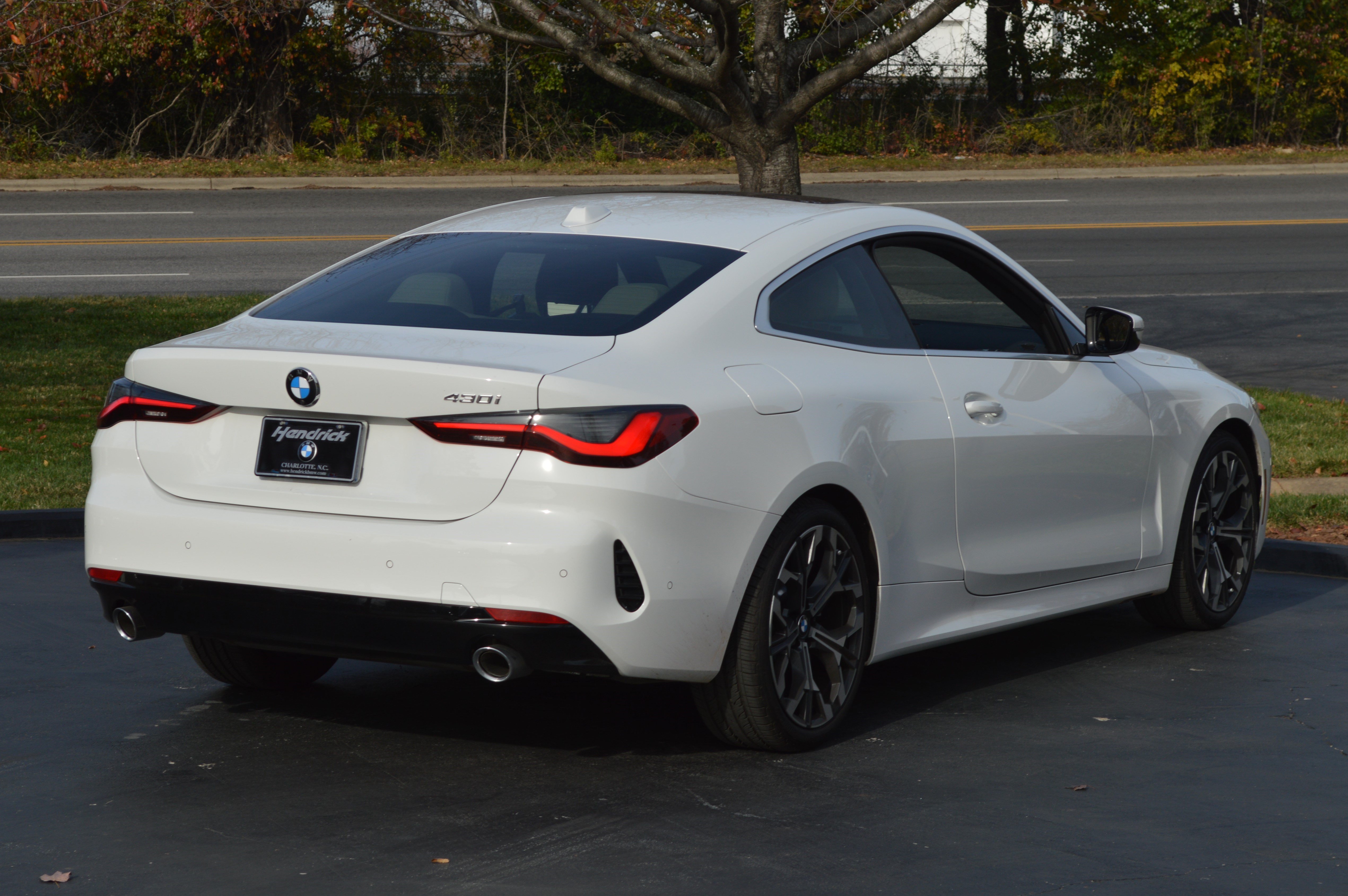 Used 2026 BMW 430i Coupe w/ Parking Assistance Package RWD image 11
