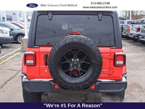 Used 2020 Jeep Wrangler Unlimited Sahara image 4