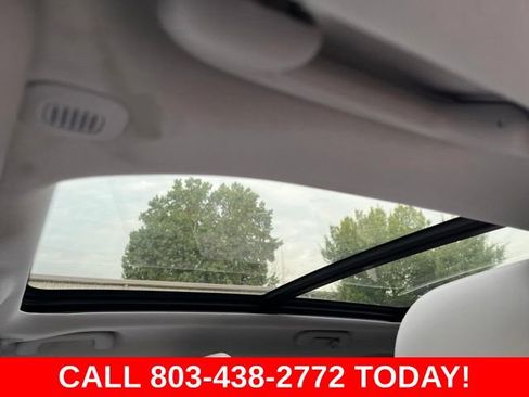 Used 2022 Jeep Compass Latitude w/ Sun and Sound Group FWD image 11