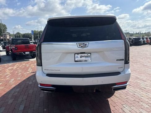Used 2024 Cadillac Escalade ESV Premium Luxury RWD image 35
