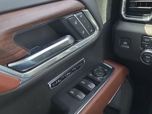 Used 2025 GMC Sierra 1500 Denali Ultimate image 11