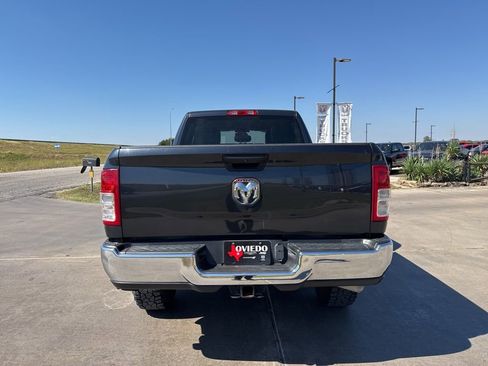 Used 2020 RAM 2500 Tradesman w/ Chrome Appearance Group AWD/4WD image 4