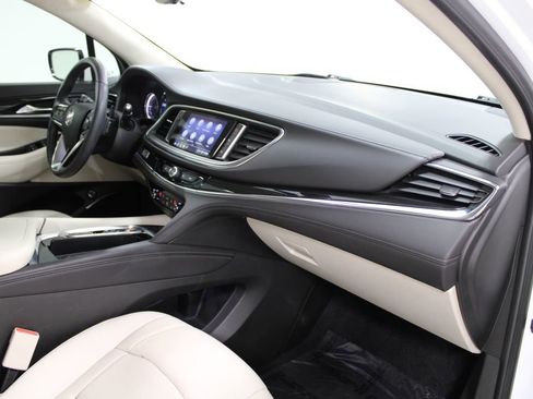 Used 2024 Buick Enclave Essence w/ Technology Package image 29