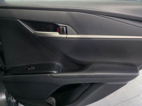 Used 2025 Toyota Camry LE image 12