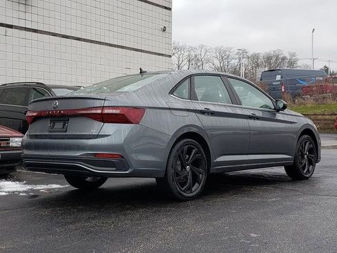 New 2026 Volkswagen Jetta SE FWD image 3