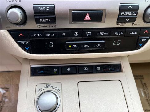 Used 2013 Lexus ES 350 w/ Ultra Luxury Pkg FWD image 14