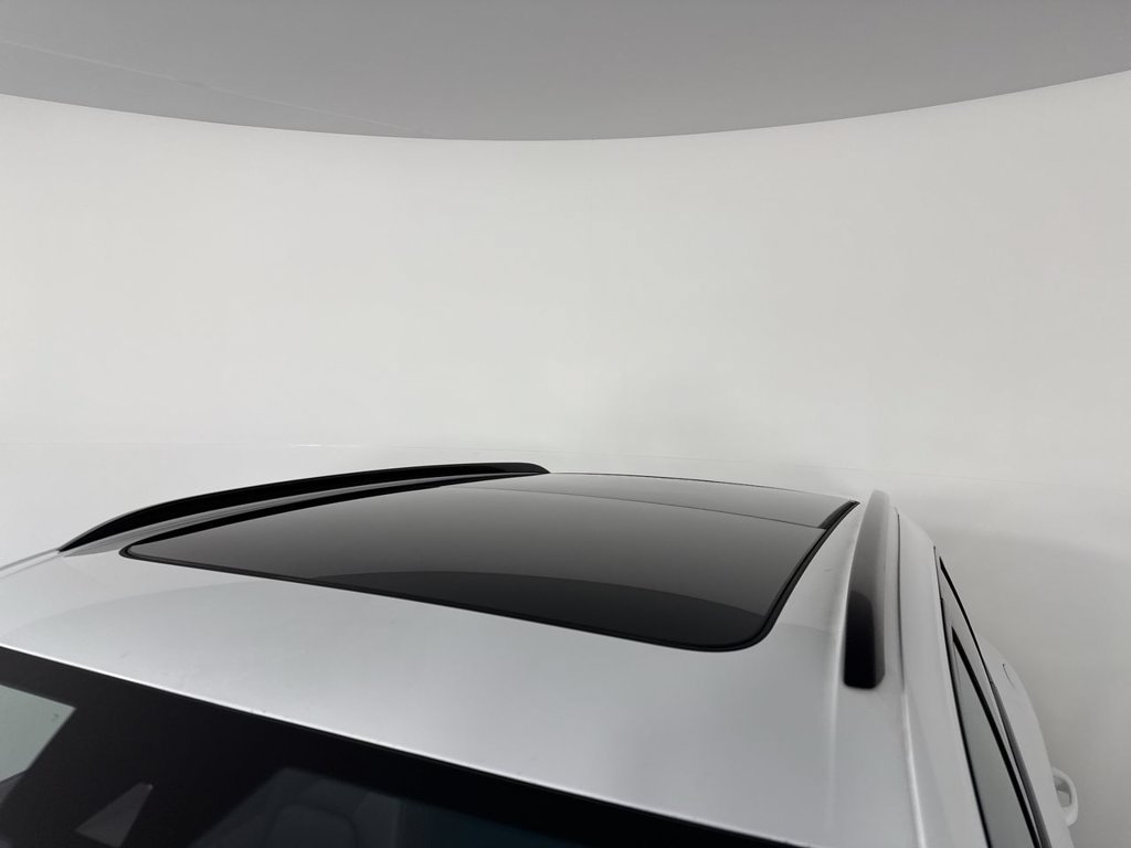 Certified 2025 Porsche Cayenne S AWD/4WD image 17