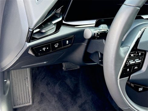 Used 2025 Kia Niro Wind w/ Wind Preserve Package image 11