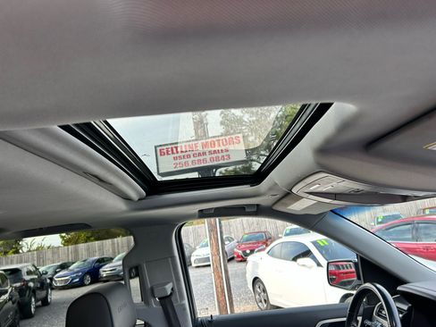 Used 2019 GMC Yukon XL Denali image 12