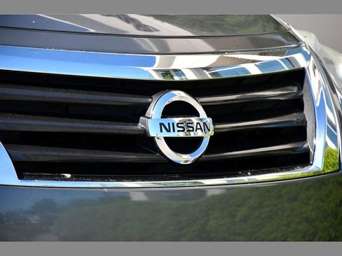 Used 2015 Nissan Altima 2.5 S w/ Power Driver Seat Package FWD image 10